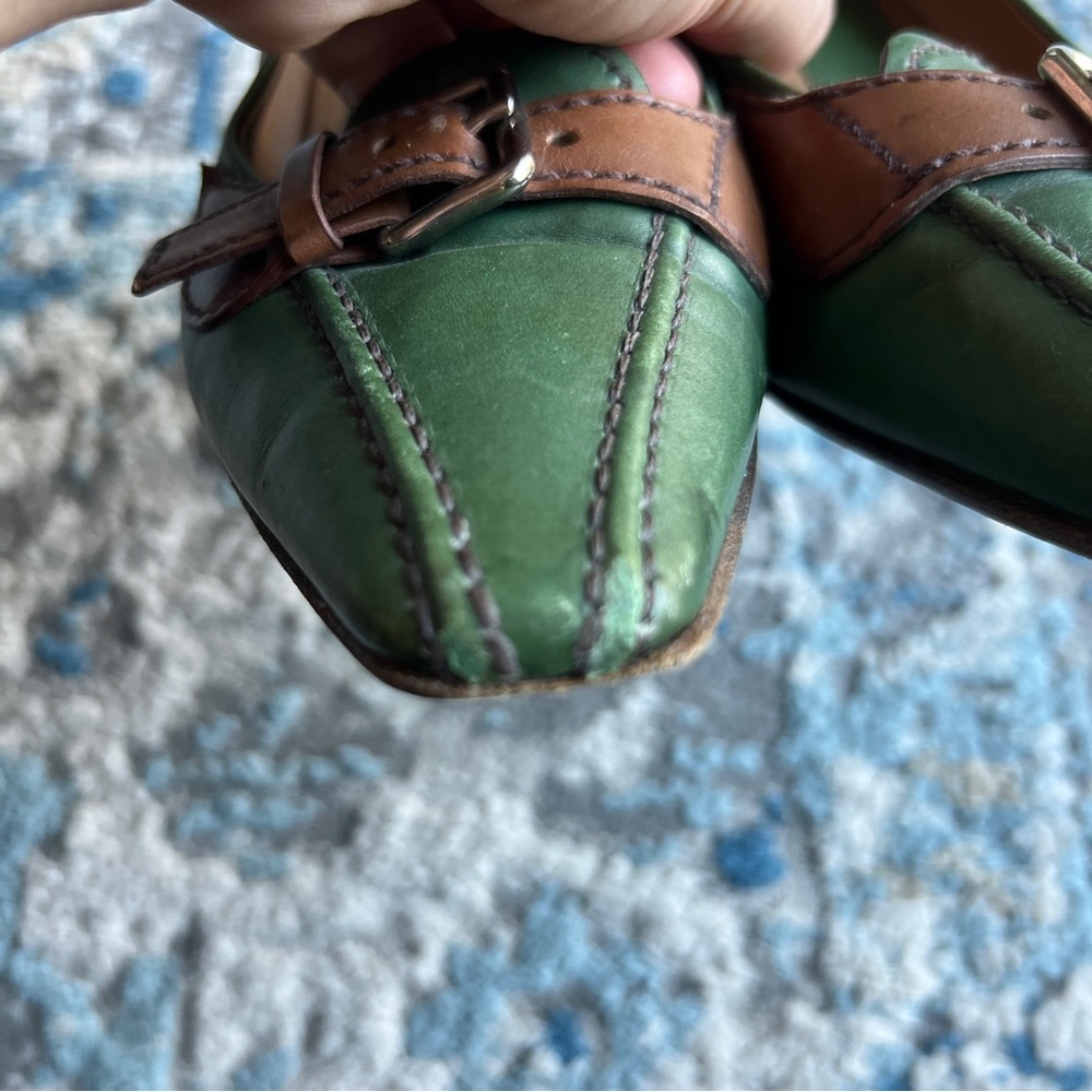 Prada Green Pointed-Toe Buckled leather Pumps with Brown Trim Sz 37.5 - Picture 8 of 8